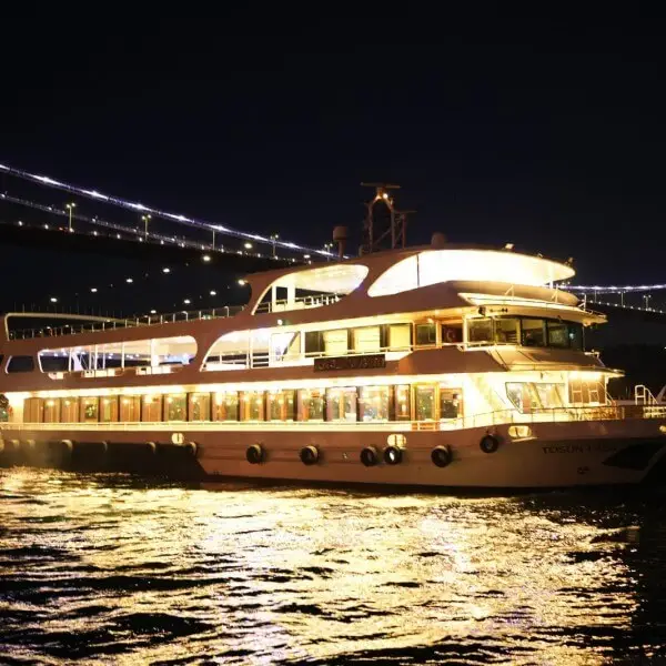 istanbul-tours/istanbul-bosphorus-tour/bosphorus-dinner-cruise-and-turkish-night